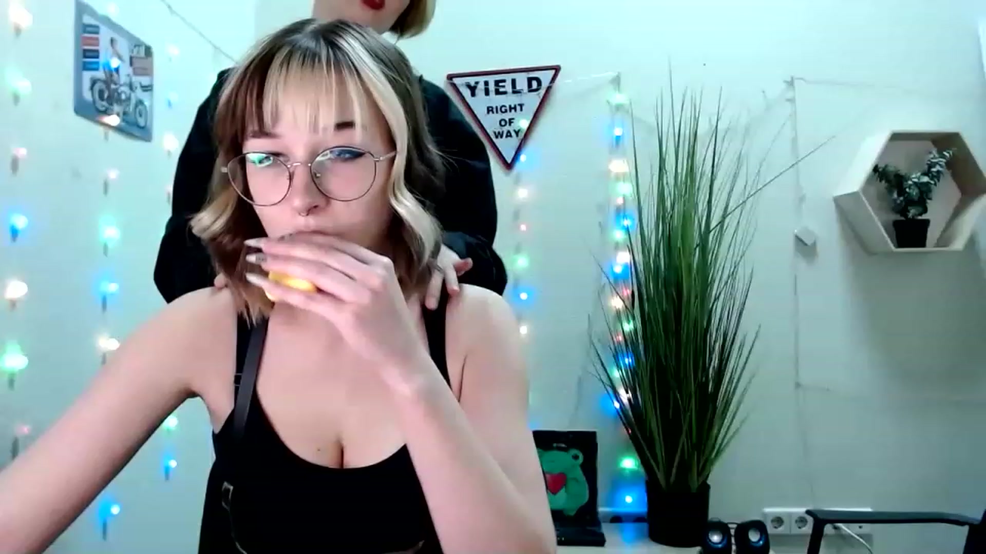Gallery image thumbnail from Spicy_X's myfreecams stream on, 05/25/2023, 17:13 image 7 of 20
