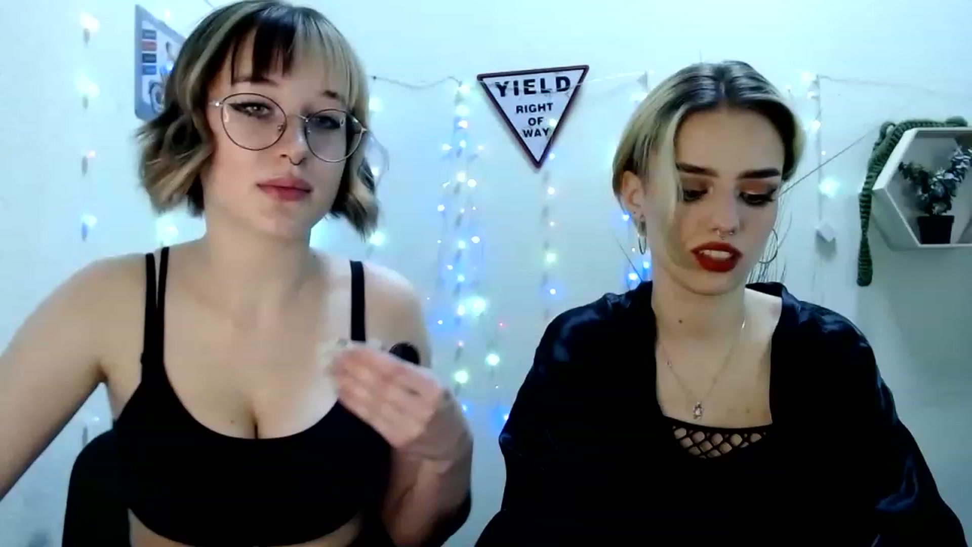 Gallery image thumbnail from Spicy_X's myfreecams stream on, 05/27/2023, 16:58 image 6 of 20