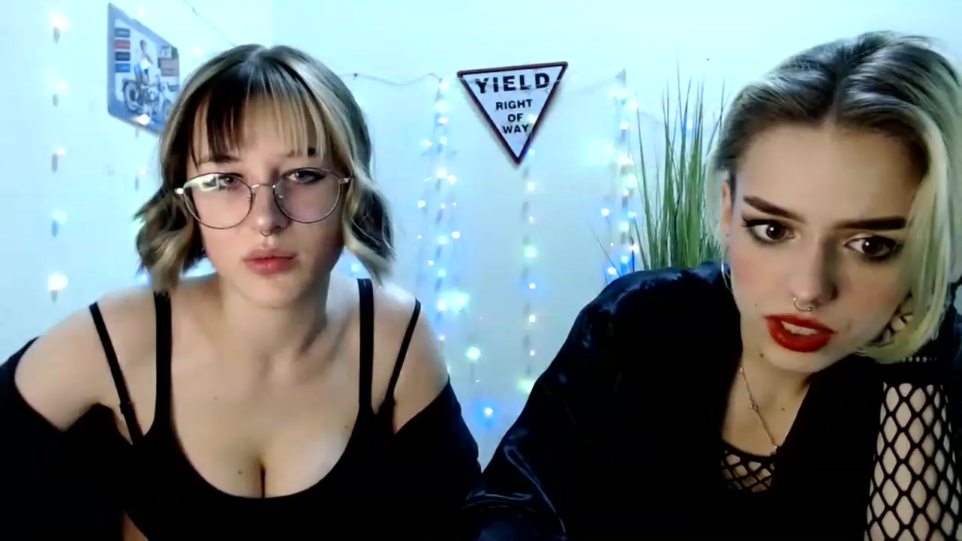 Gallery image thumbnail from Spicy_X's myfreecams stream on, 05/27/2023, 18:10 image 18 of 20