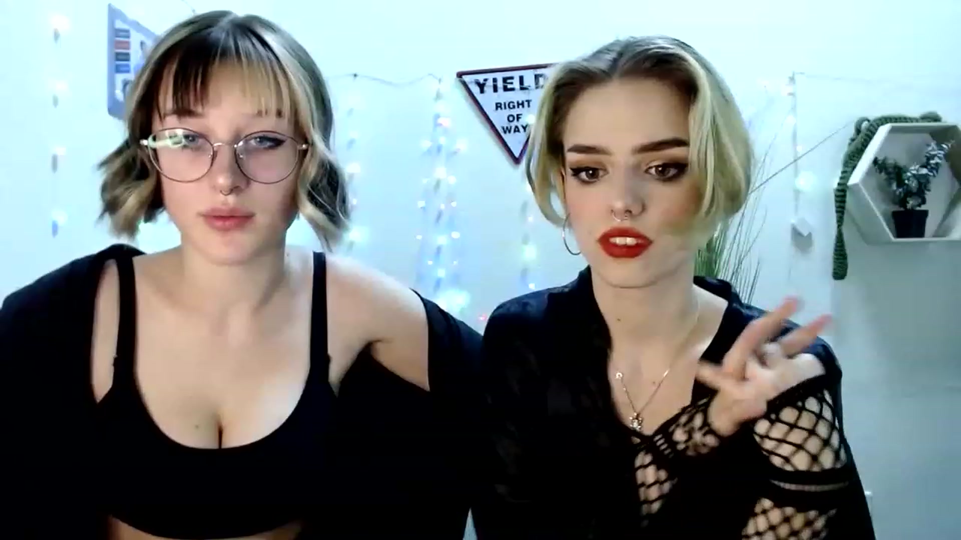 Gallery image thumbnail from Spicy_X's myfreecams stream on, 05/27/2023, 18:10 image 16 of 20