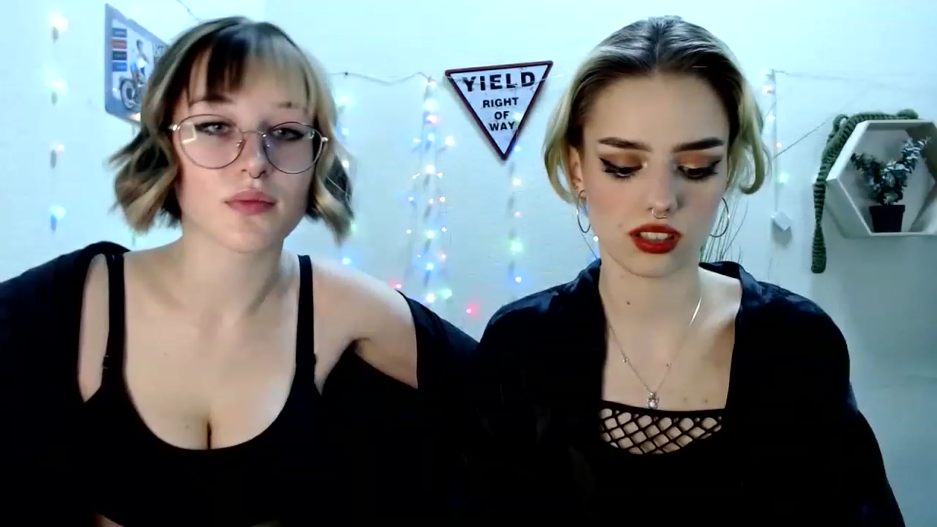 Gallery image thumbnail from Spicy_X's myfreecams stream on, 05/27/2023, 18:10 image 15 of 20