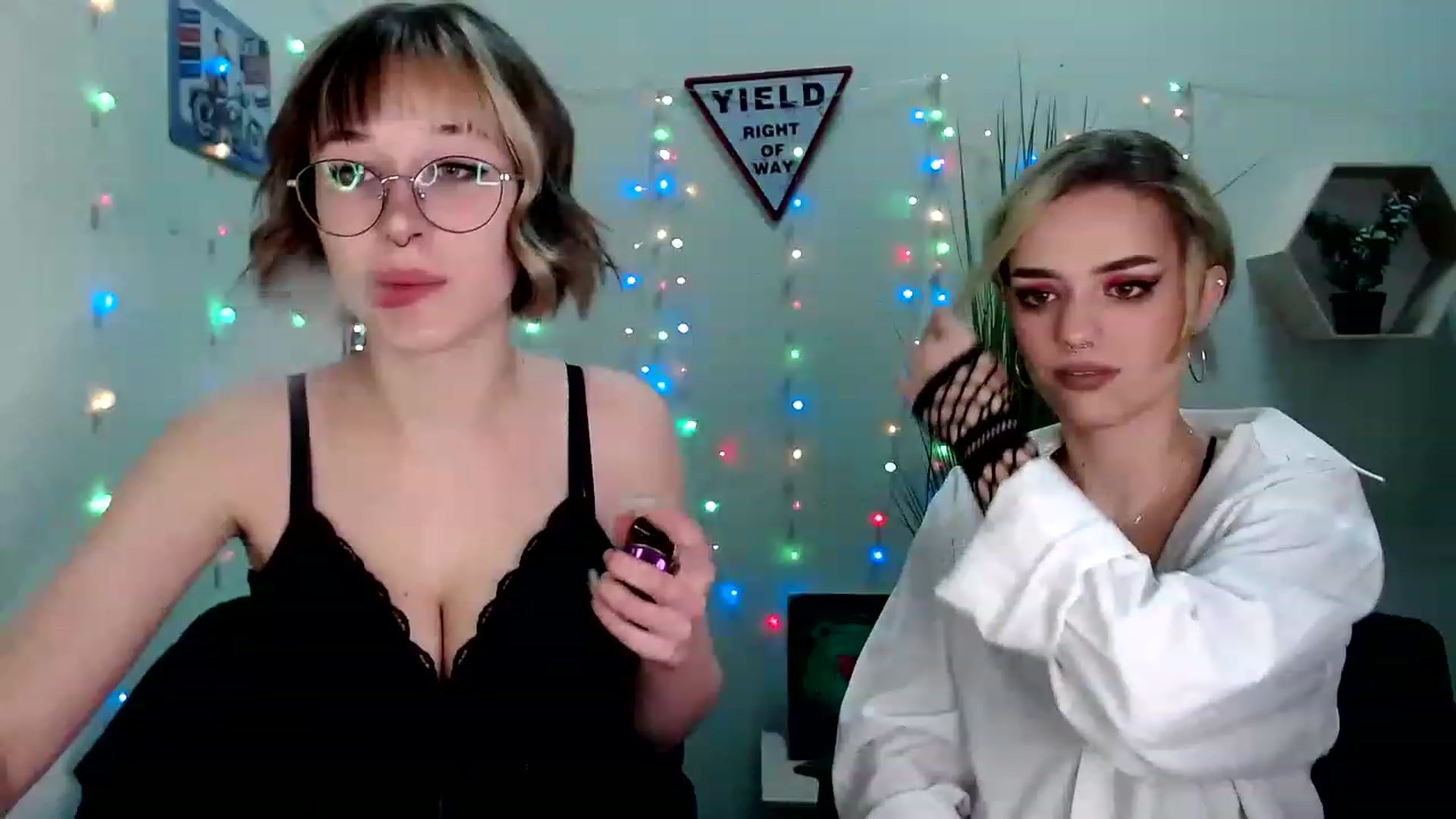 Gallery image thumbnail from Spicy_X's myfreecams stream on, 05/28/2023, 18:31 image 14 of 20
