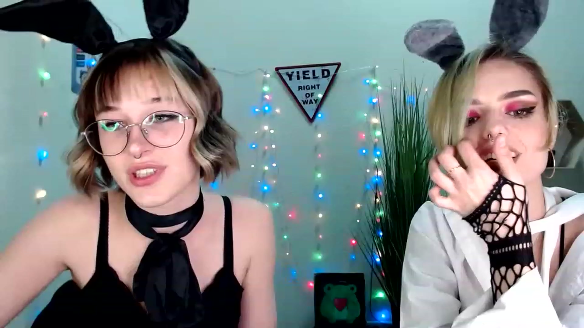 Gallery image thumbnail from Spicy_X's myfreecams stream on, 05/28/2023, 19:22 image 12 of 20