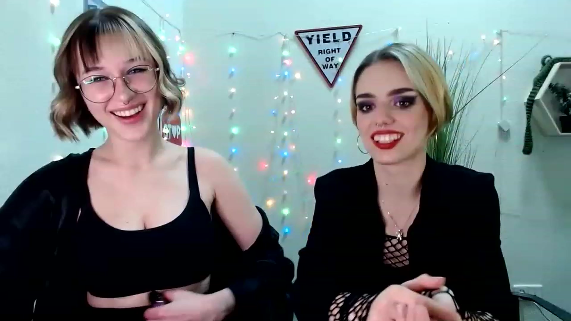 Gallery image thumbnail from Spicy_X's myfreecams stream on, 05/30/2023, 23:44 image 15 of 20