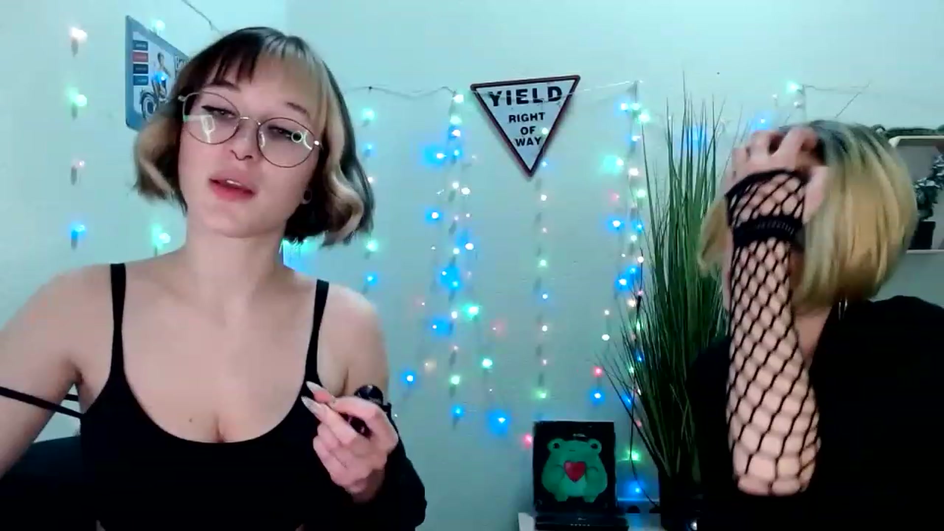 Gallery image thumbnail from Spicy_X's myfreecams stream on, 05/31/2023, 03:29 image 15 of 20