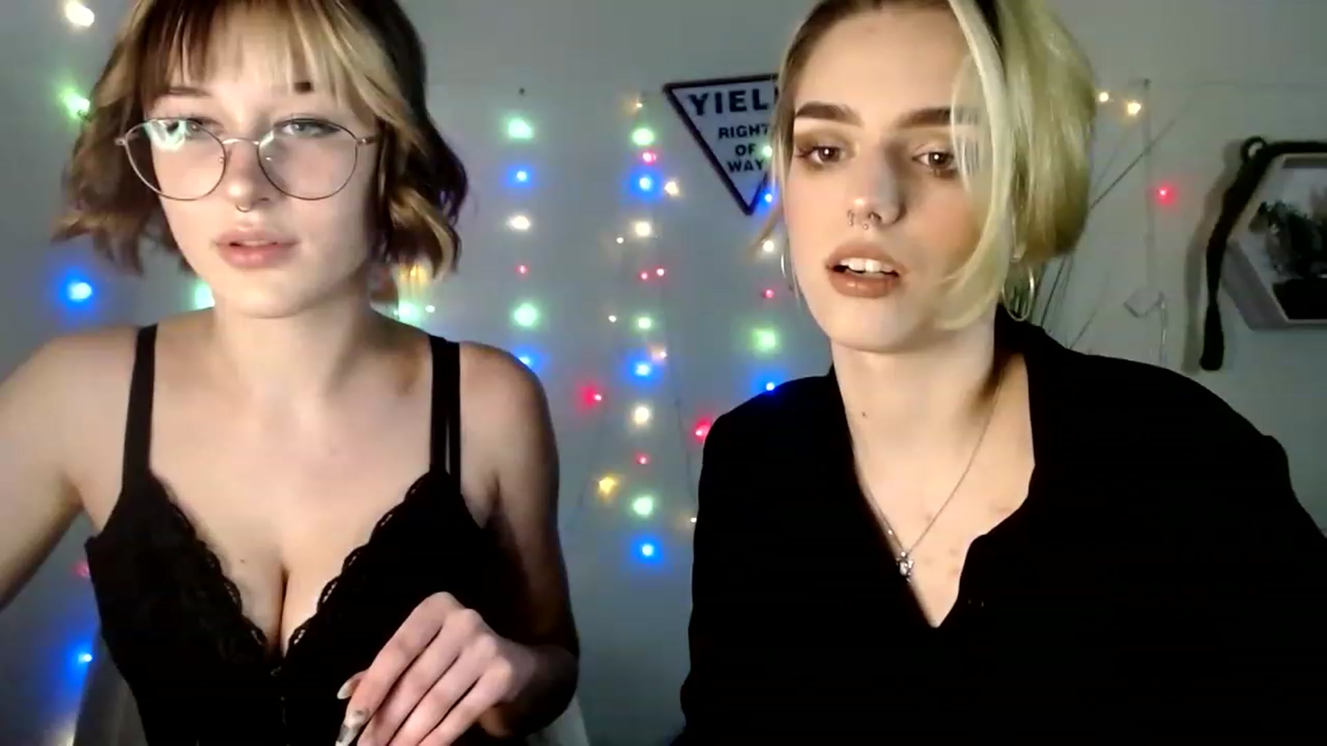 Gallery image thumbnail from Spicy_X's myfreecams stream on, 06/05/2023, 13:35 image 13 of 20