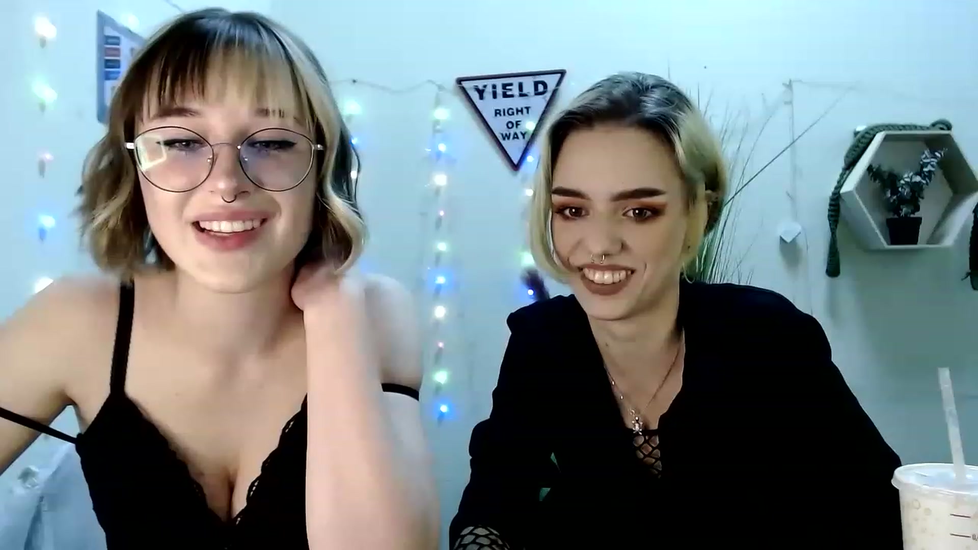 Gallery image thumbnail from Spicy_X's myfreecams stream on, 06/06/2023, 15:59 image 4 of 20