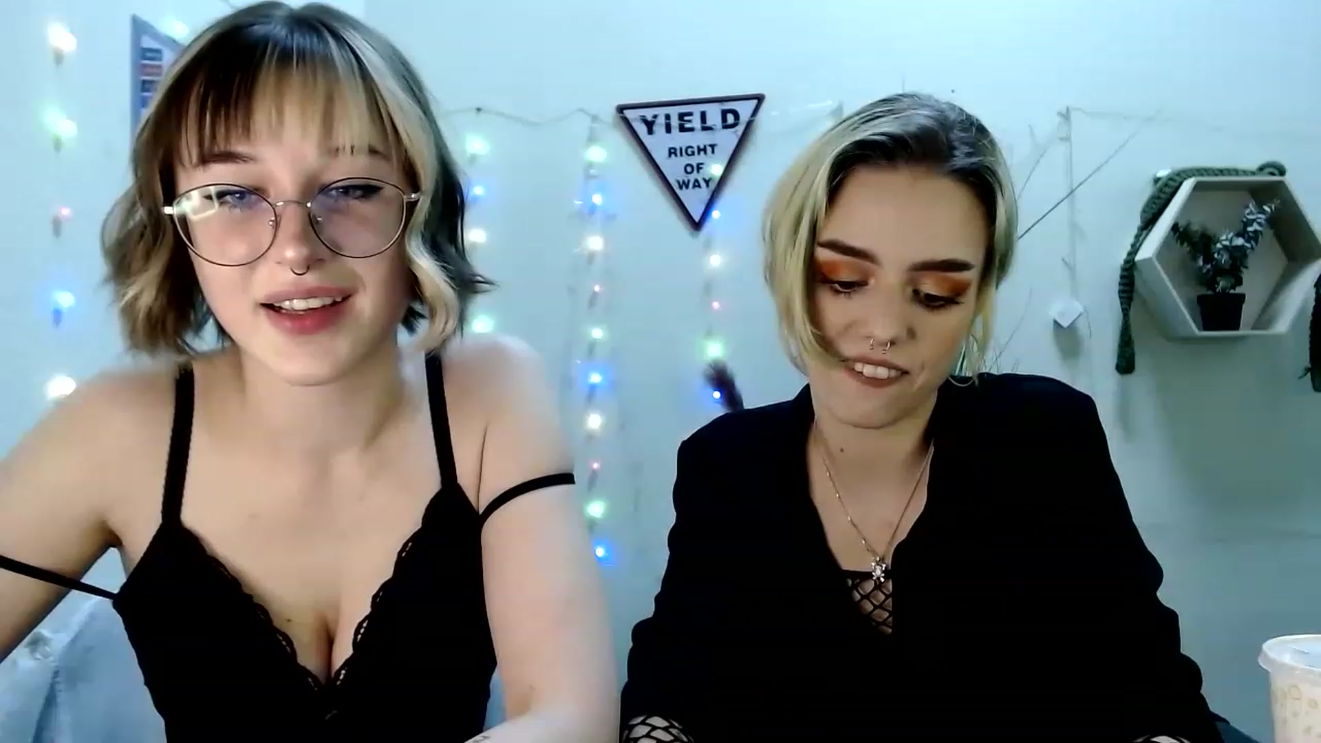 Gallery image thumbnail from Spicy_X's myfreecams stream on, 06/06/2023, 15:59 image 14 of 20