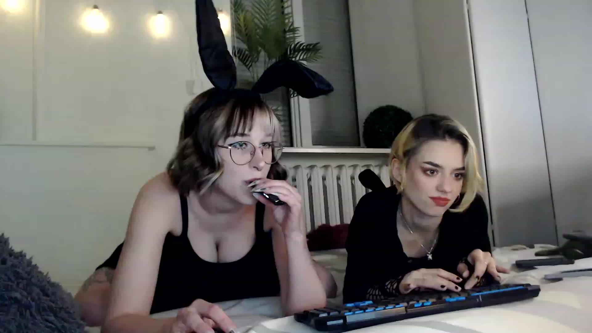 Gallery image thumbnail from Spicy_X's myfreecams stream on, 06/15/2023, 04:23 image 12 of 20