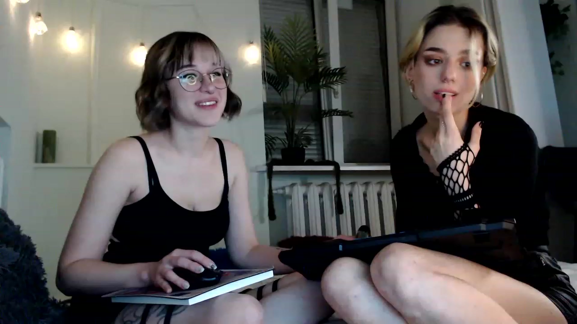 Gallery image thumbnail from Spicy_X's myfreecams stream on, 06/15/2023, 07:00 image 19 of 20