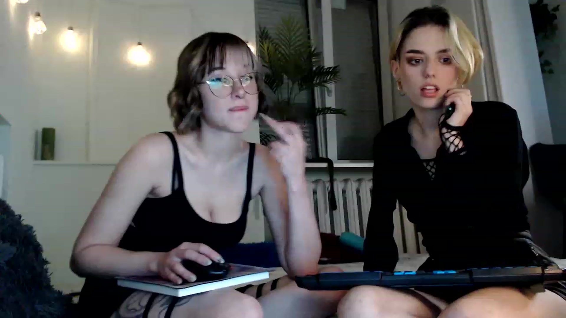 Gallery image thumbnail from Spicy_X's myfreecams stream on, 06/15/2023, 07:00 image 13 of 20