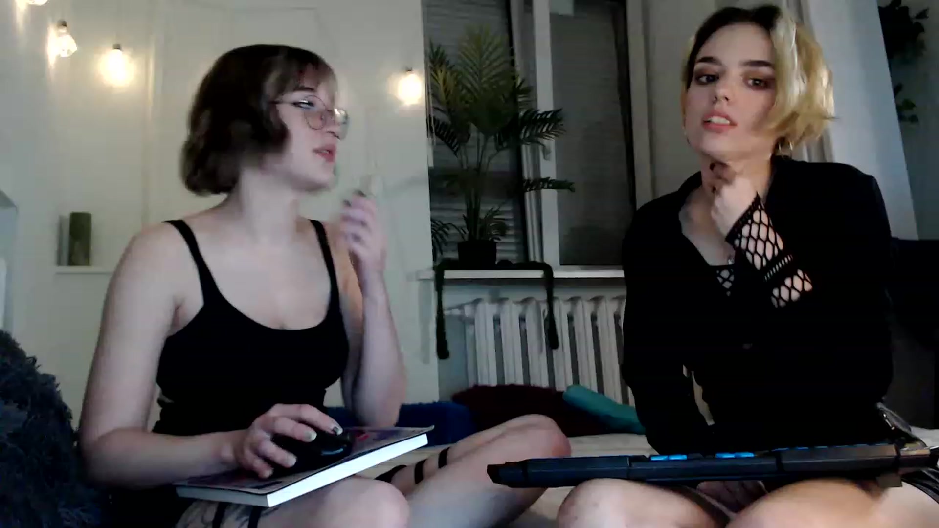 Gallery image thumbnail from Spicy_X's myfreecams stream on, 06/15/2023, 07:00 image 16 of 20