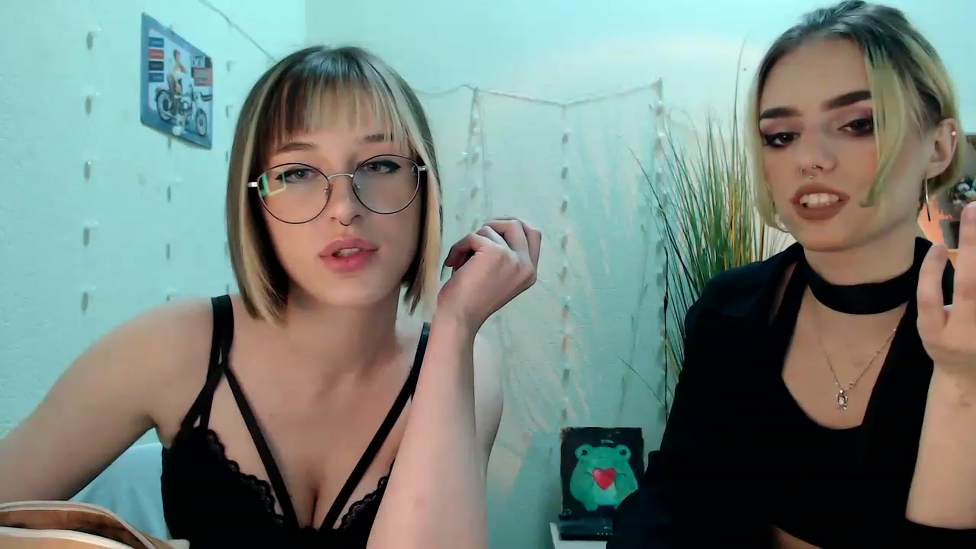 Gallery image thumbnail from Spicy_X's myfreecams stream on, 06/25/2023, 02:45 image 14 of 20