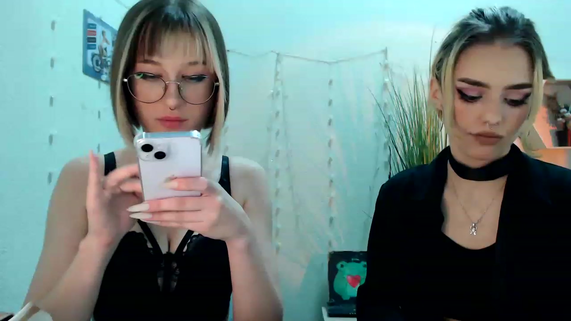 Gallery image thumbnail from Spicy_X's myfreecams stream on, 06/25/2023, 02:45 image 15 of 20