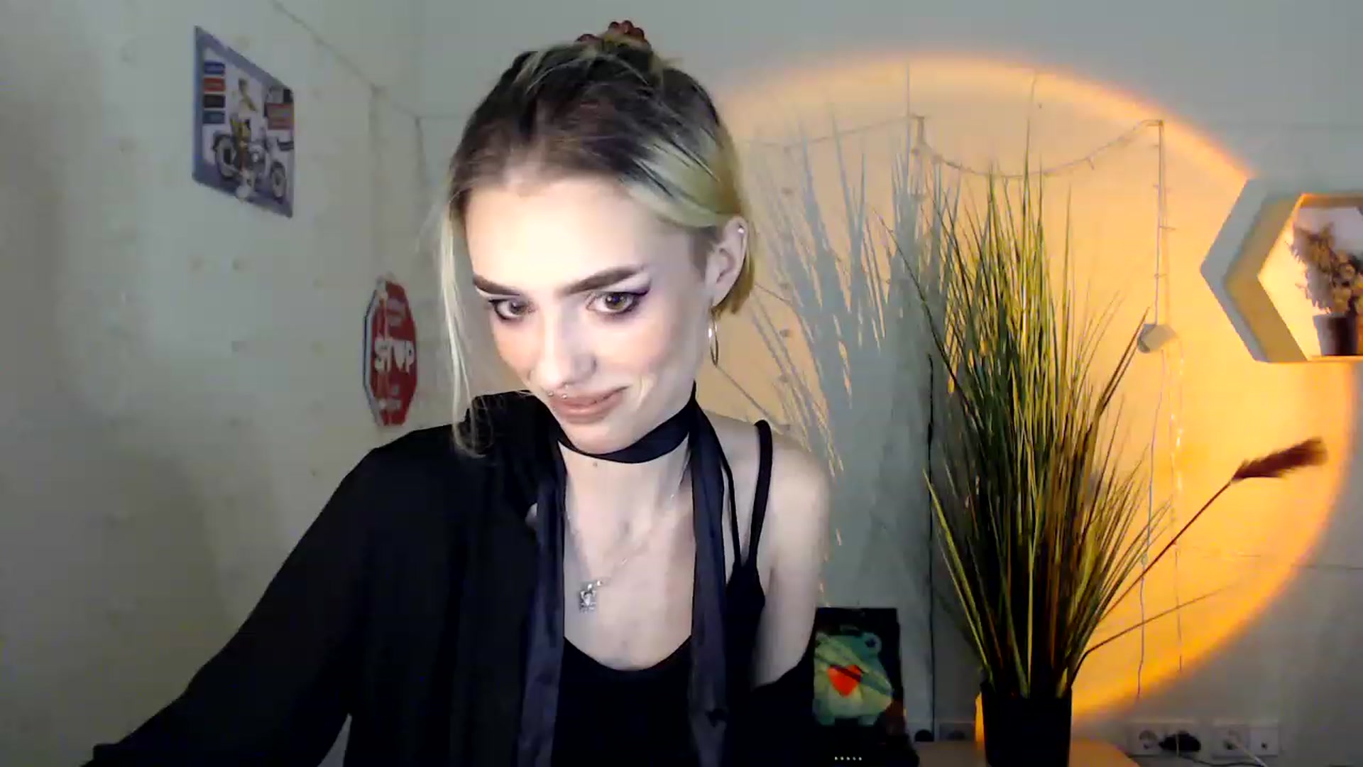 Gallery image thumbnail from Spicy_X's myfreecams stream on, 06/25/2023, 02:45 image 2 of 20