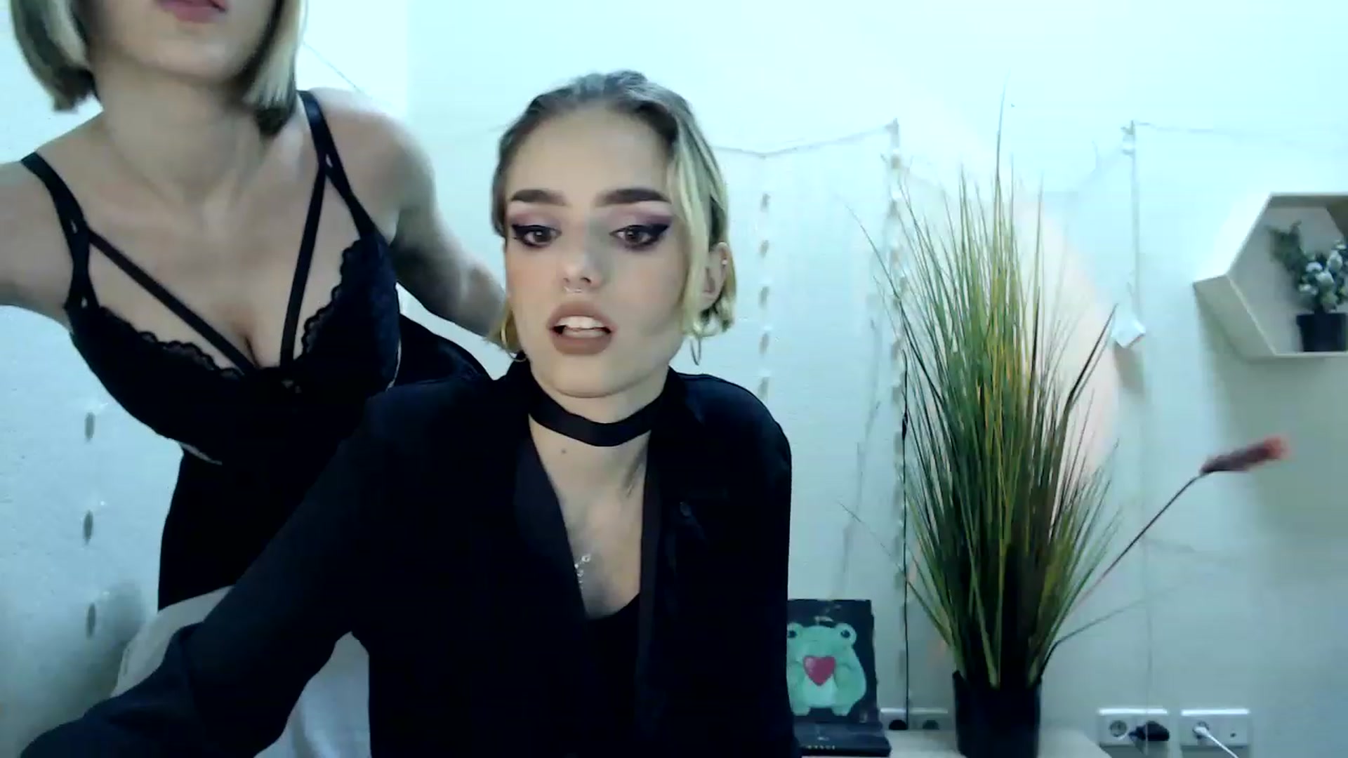 Gallery image thumbnail from Spicy_X's myfreecams stream on, 06/25/2023, 02:45 image 20 of 20