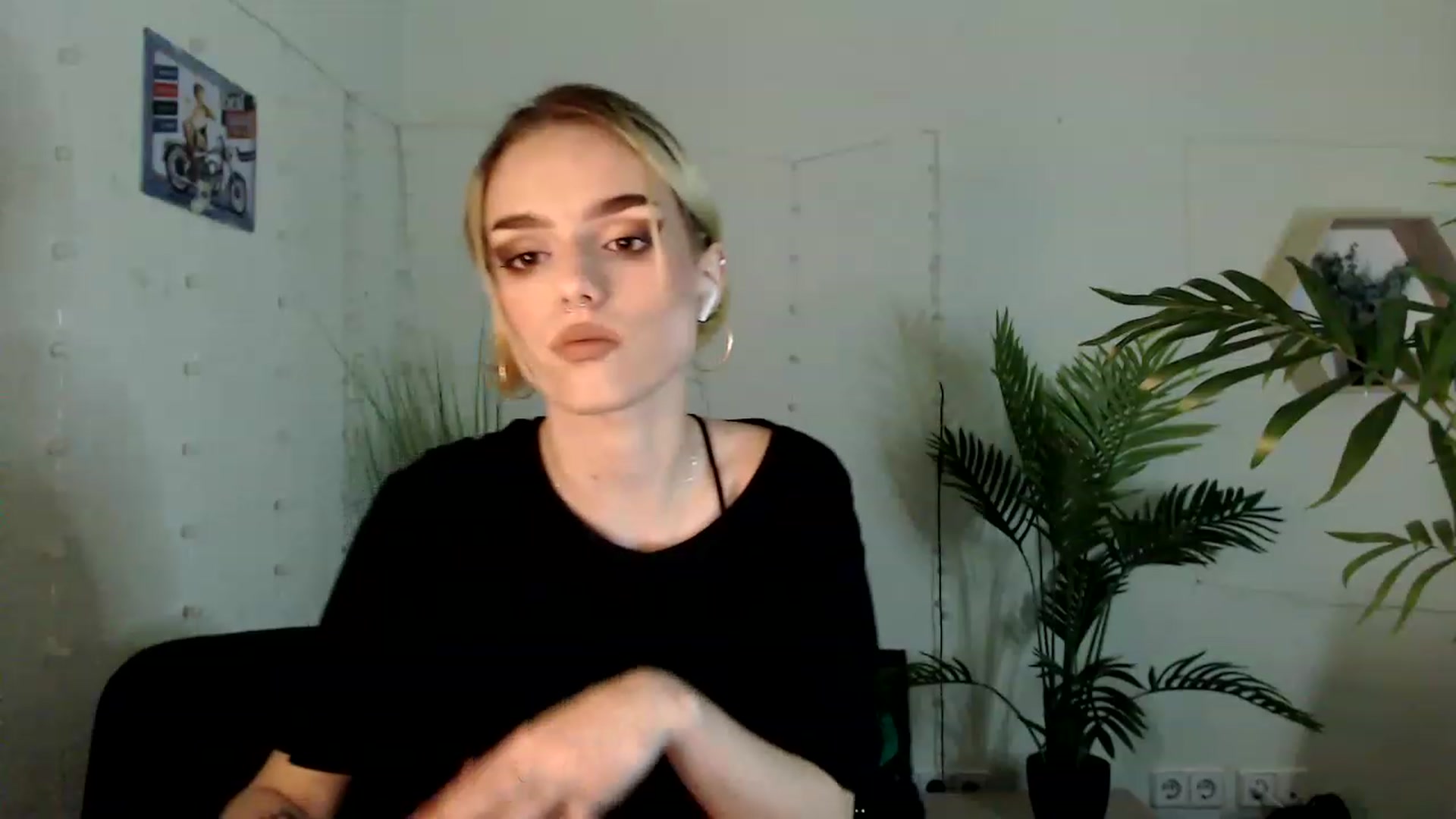 Gallery image thumbnail from Spicy_X's myfreecams stream on, 06/26/2023, 24:53 image 13 of 20