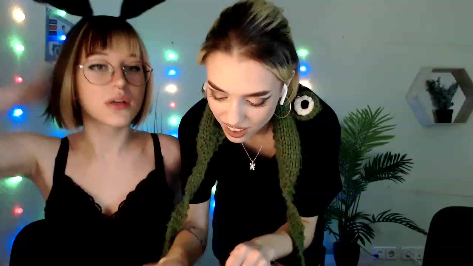 Gallery image thumbnail from Spicy_X's myfreecams stream on, 06/26/2023, 03:01 image 10 of 20