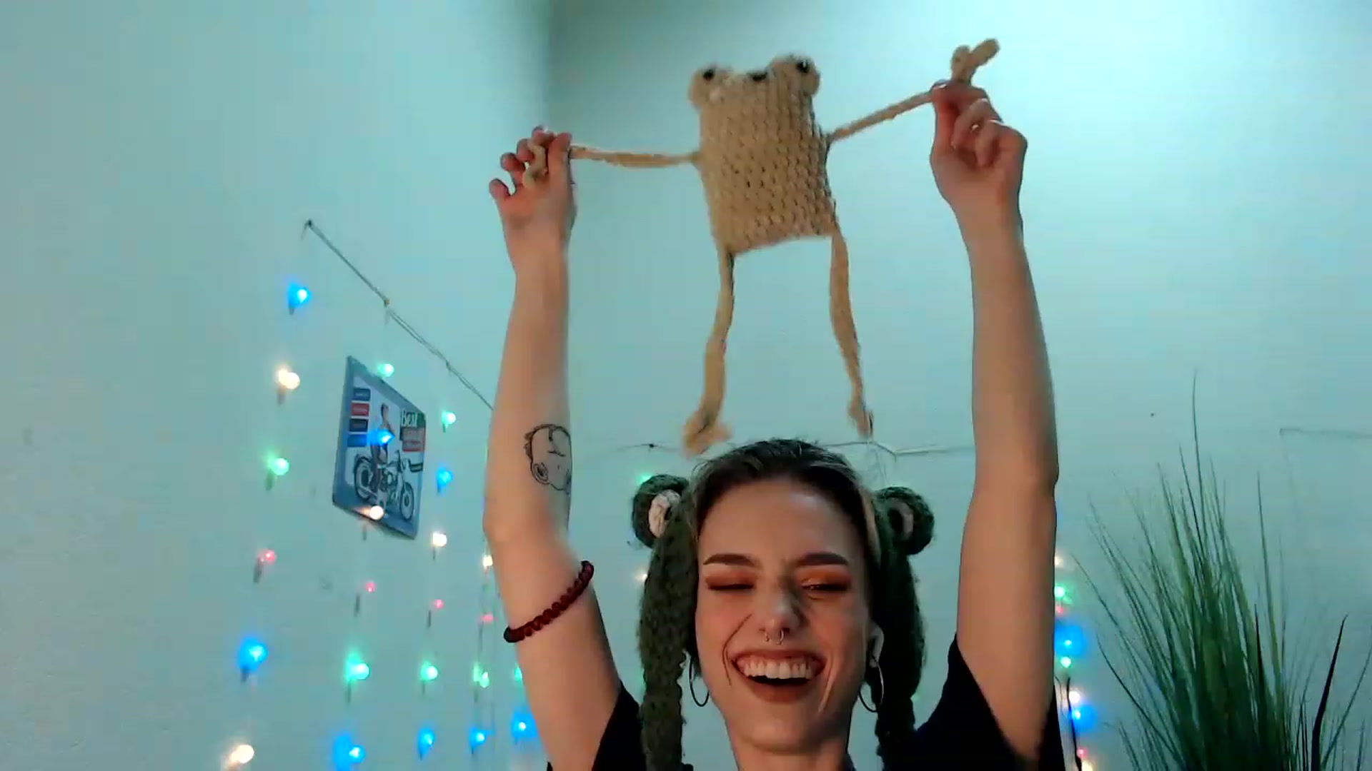 Gallery image thumbnail from Spicy_X's myfreecams stream on, 06/28/2023, 15:38 image 15 of 20