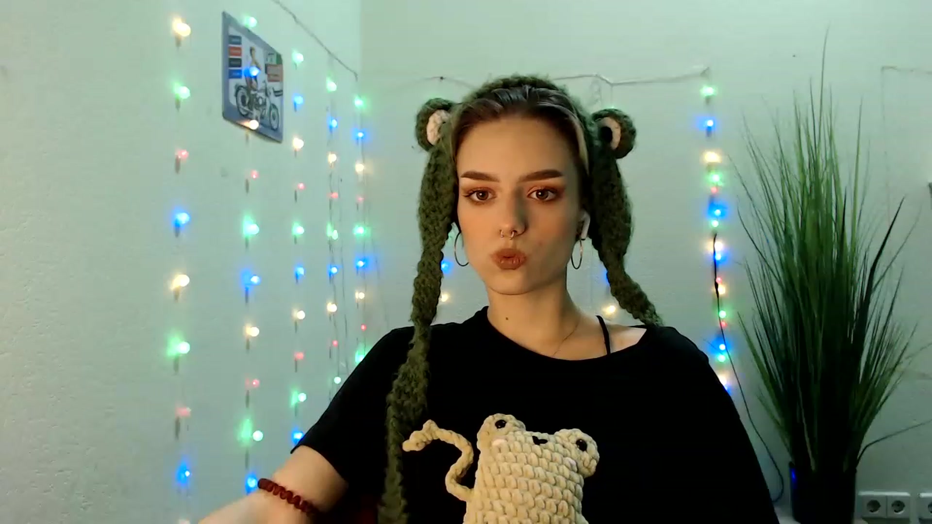 Gallery image thumbnail from Spicy_X's myfreecams stream on, 06/28/2023, 15:38 image 14 of 20