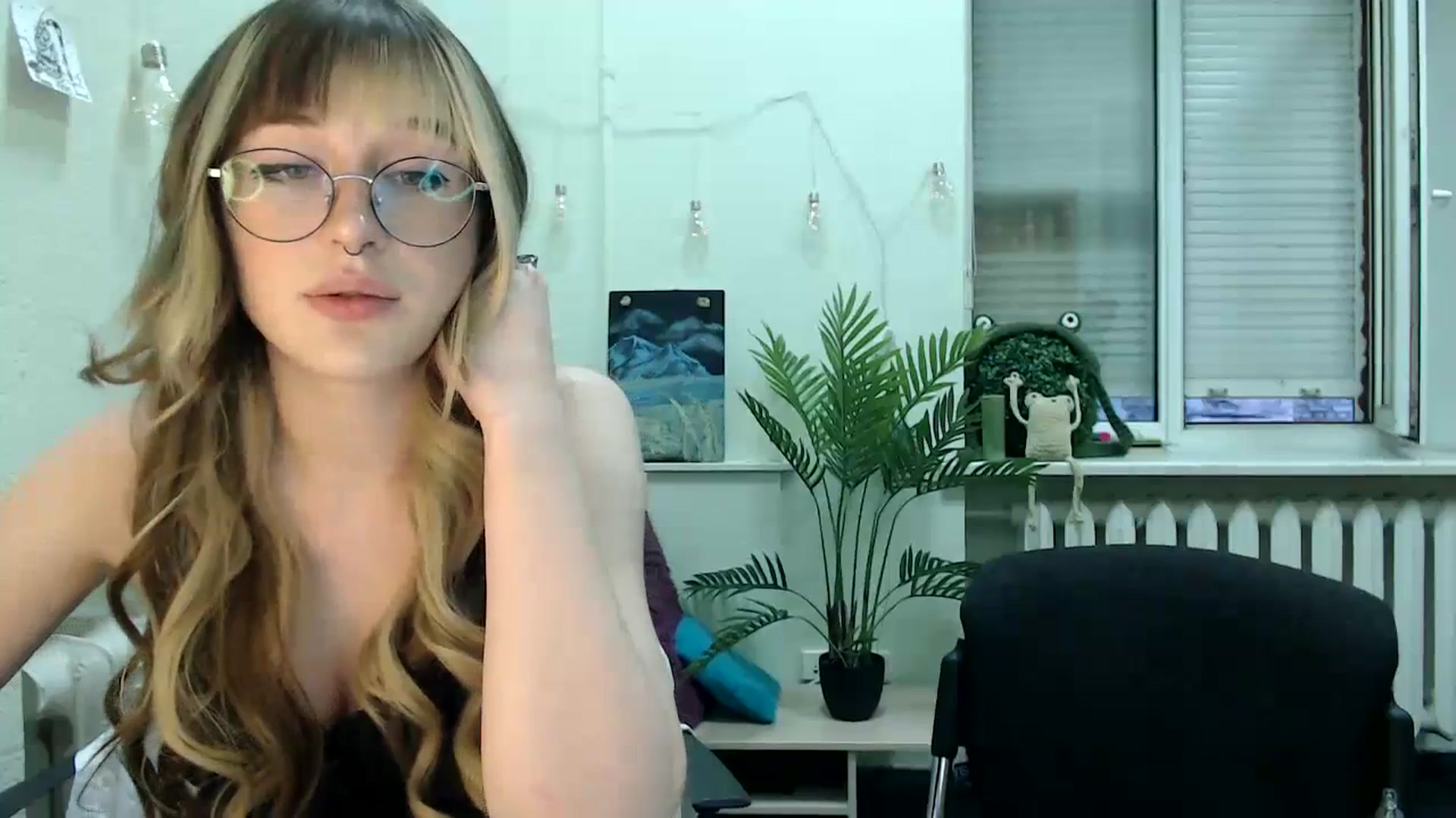 Gallery image thumbnail from Spicy_X's myfreecams stream on, 07/10/2023, 18:15 image 5 of 20