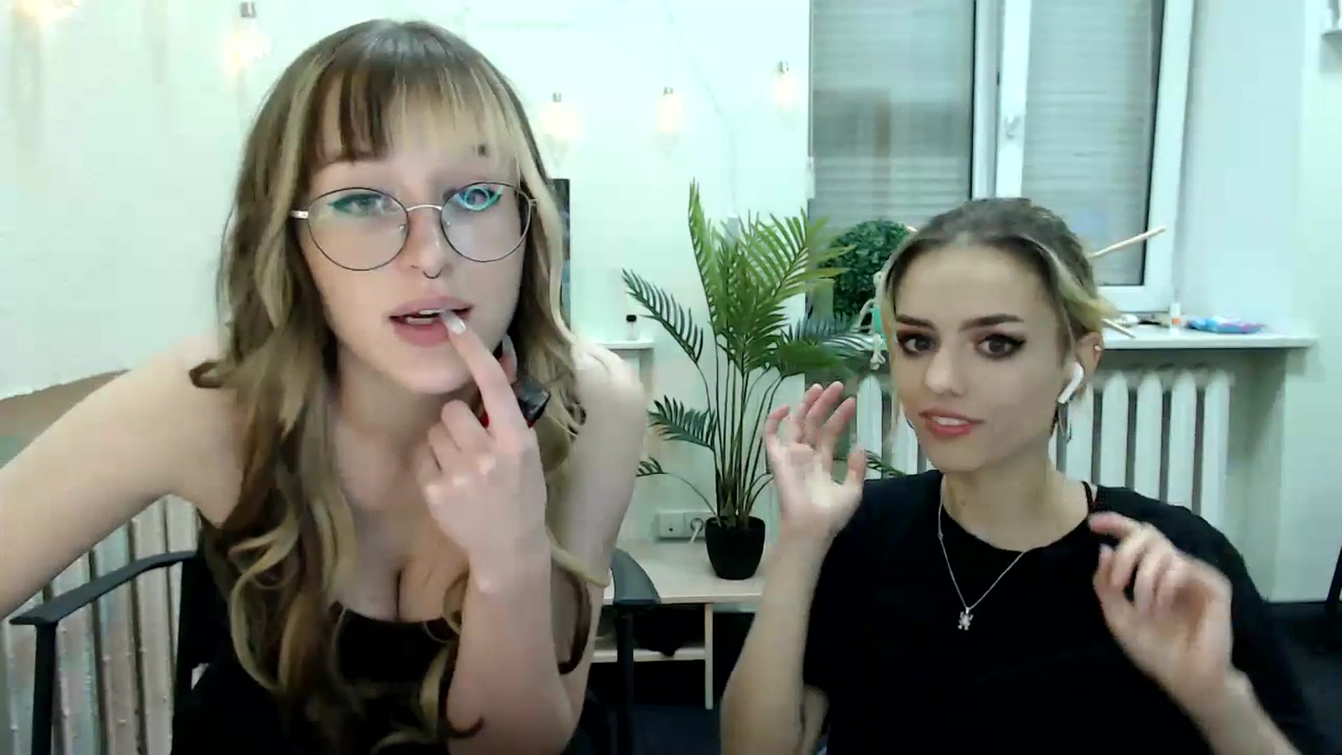 Gallery image thumbnail from Spicy_X's myfreecams stream on, 07/16/2023, 02:00 image 17 of 20