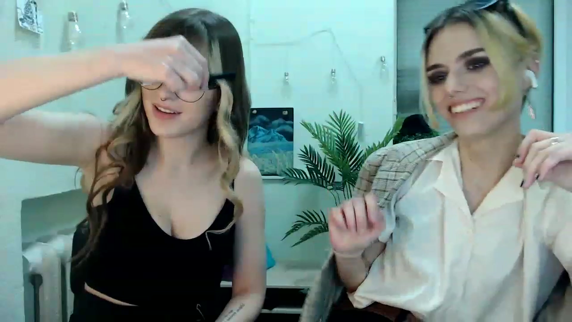 Gallery image thumbnail from Spicy_X's myfreecams stream on, 07/27/2023, 18:06 image 15 of 20