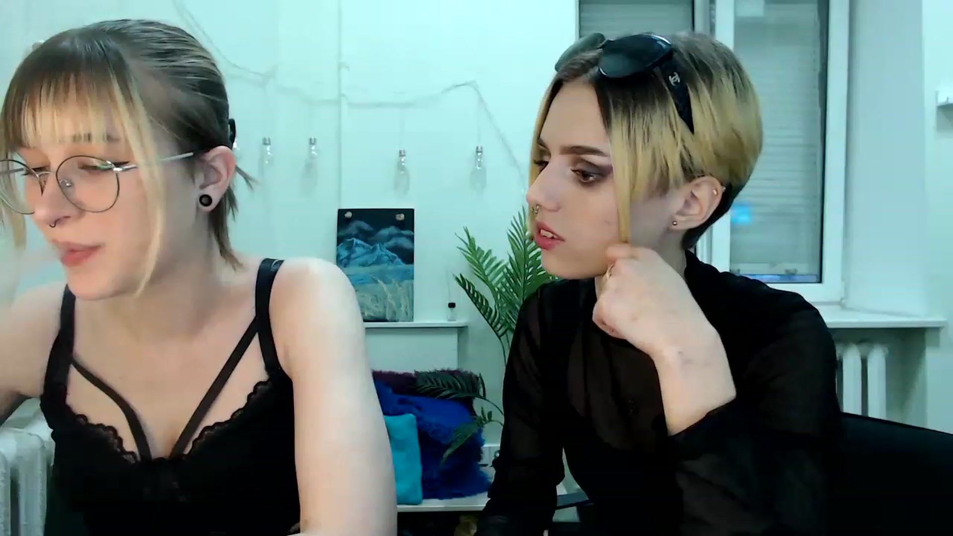 Gallery image thumbnail from Spicy_X's myfreecams stream on, 07/28/2023, 18:08 image 10 of 20
