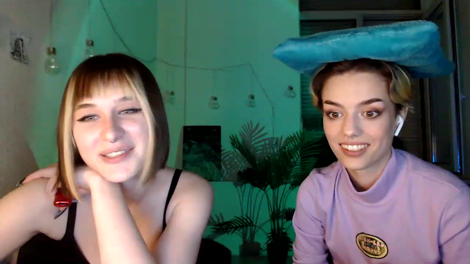 Gallery image thumbnail from Spicy_X's myfreecams stream on, 08/09/2023, 17:10 image 10 of 20