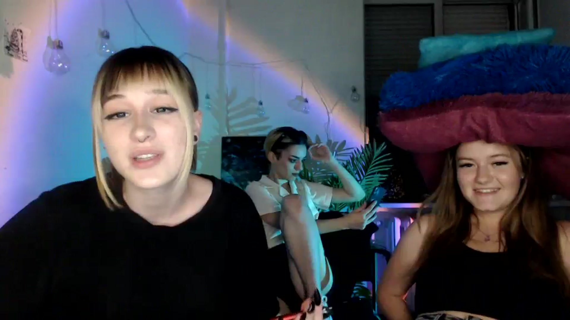 Gallery image thumbnail from Spicy_X's myfreecams stream on, 08/10/2023, 18:22 image 17 of 20