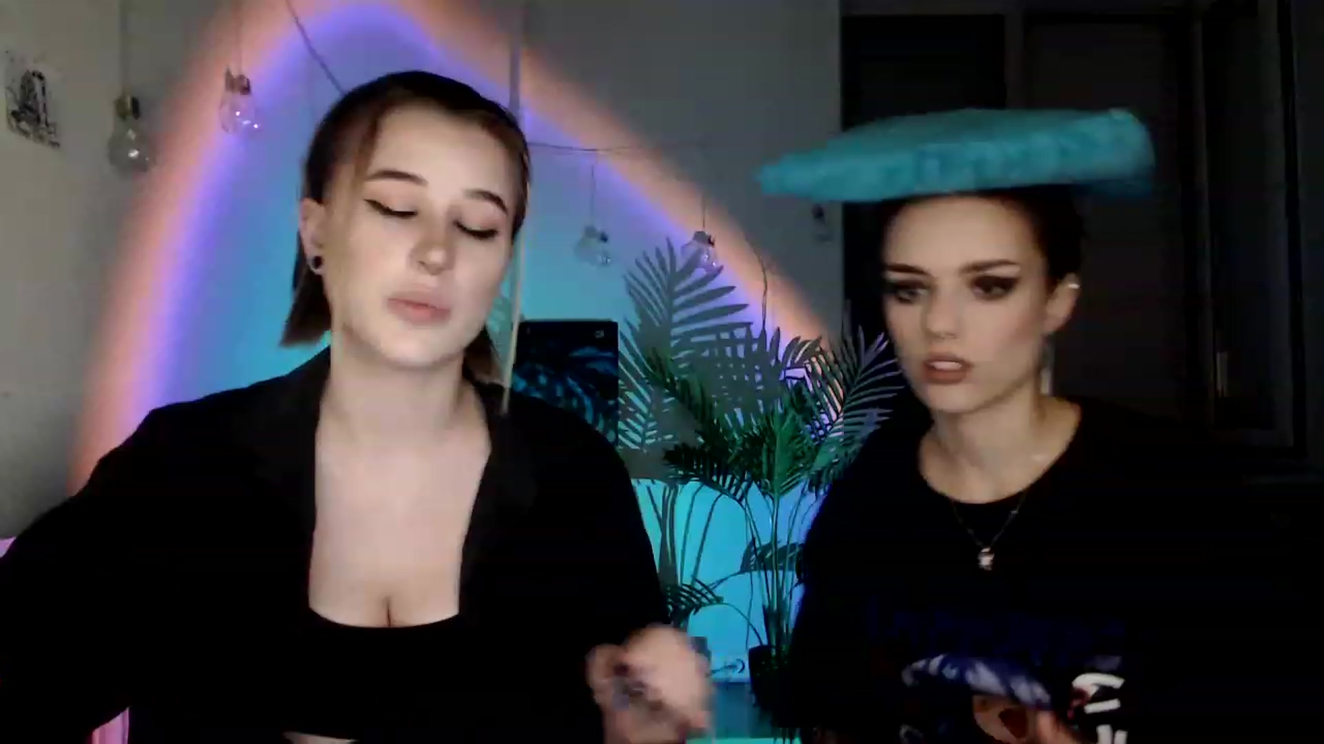 Gallery image thumbnail from Spicy_X's myfreecams stream on, 08/11/2023, 17:56 image 3 of 20