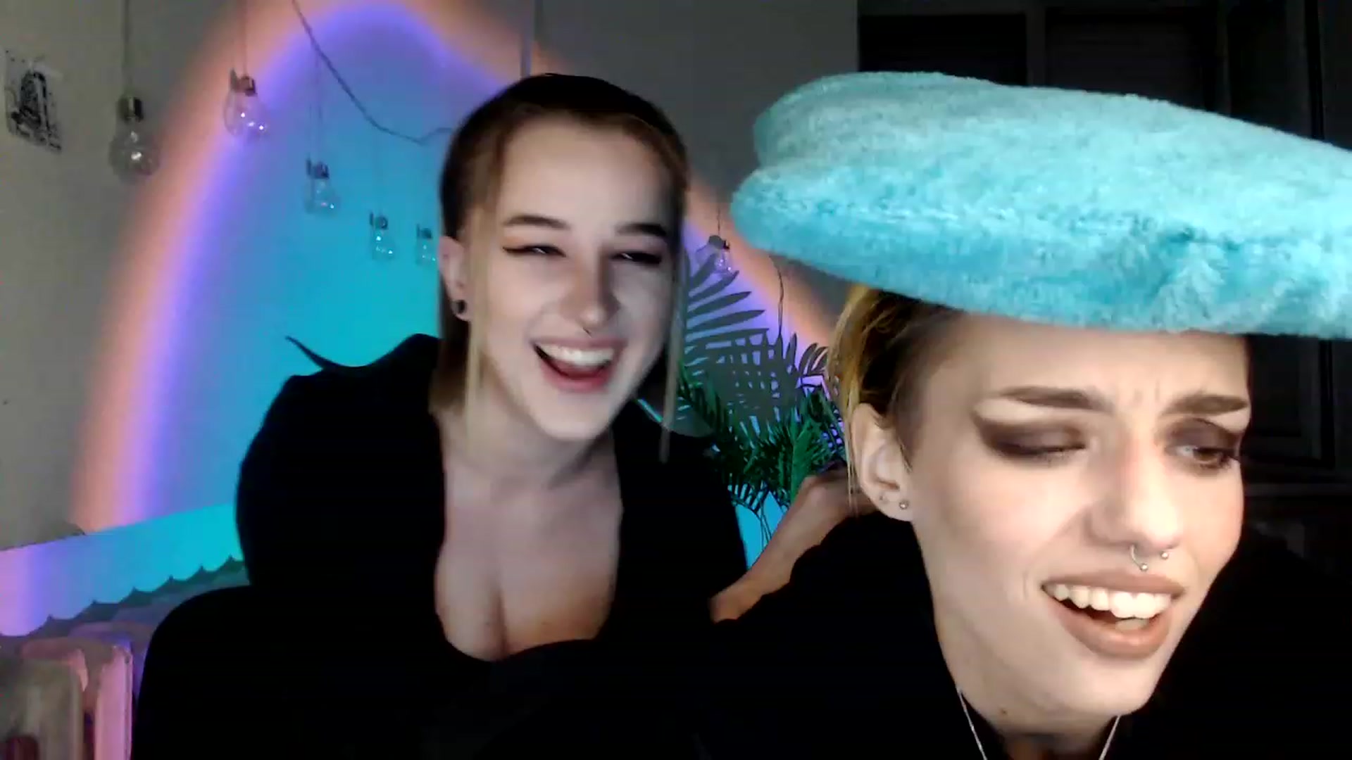 Gallery image thumbnail from Spicy_X's myfreecams stream on, 08/11/2023, 17:56 image 9 of 20