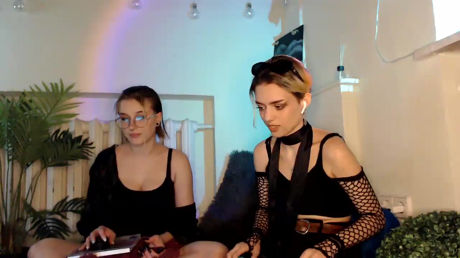 Gallery image thumbnail from Spicy_X's myfreecams stream on, 08/16/2023, 14:25 image 4 of 20