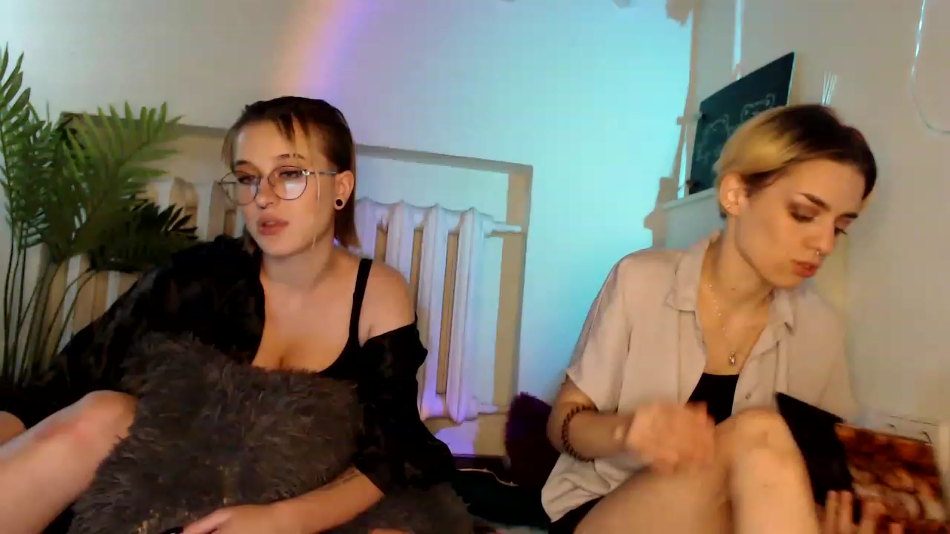 Gallery image thumbnail from Spicy_X's myfreecams stream on, 08/16/2023, 18:15 image 5 of 20