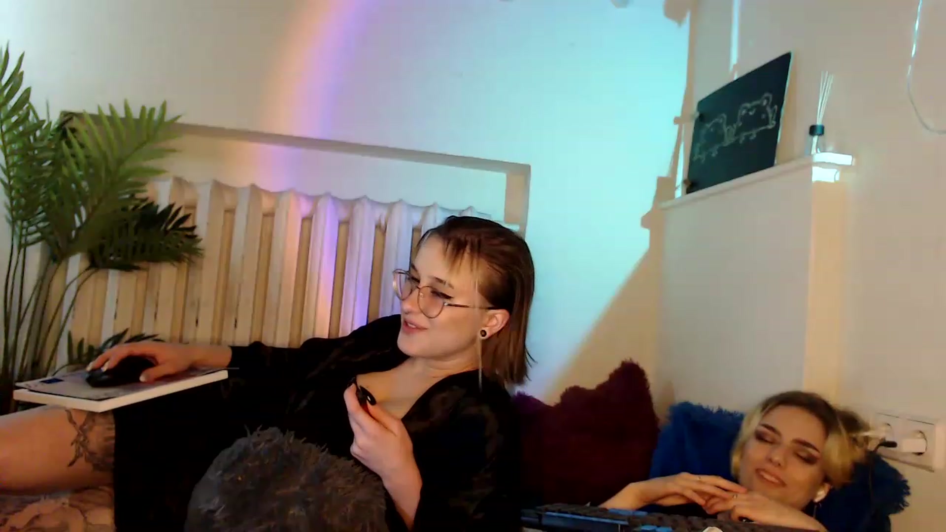 Gallery image thumbnail from Spicy_X's myfreecams stream on, 08/16/2023, 18:15 image 15 of 20