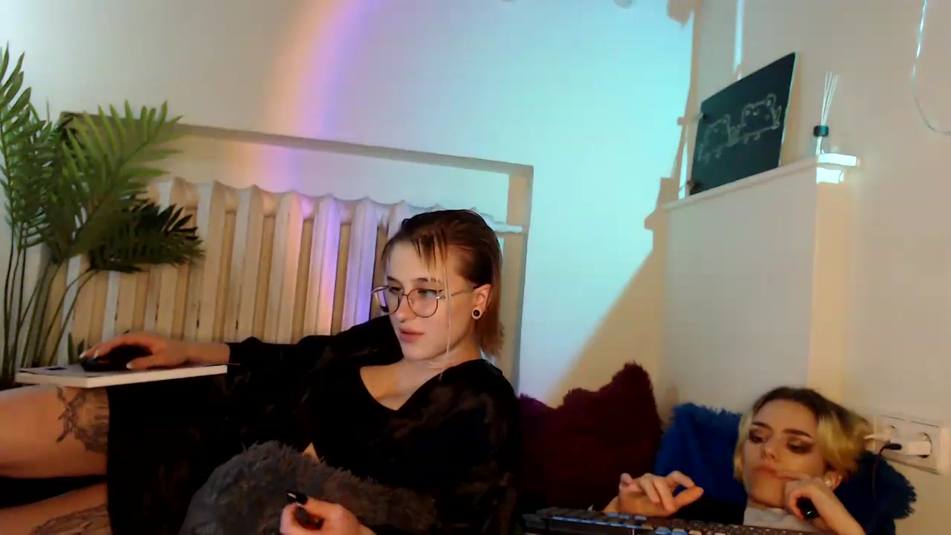 Gallery image thumbnail from Spicy_X's myfreecams stream on, 08/16/2023, 18:15 image 14 of 20