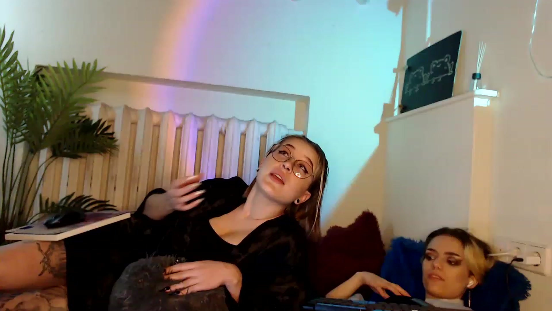 Gallery image thumbnail from Spicy_X's myfreecams stream on, 08/16/2023, 18:15 image 17 of 20