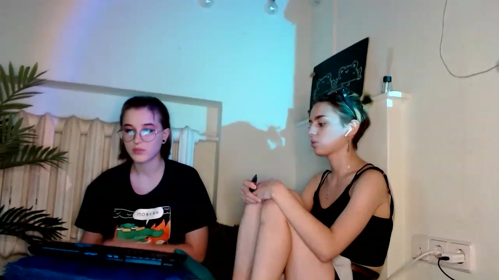 Gallery image thumbnail from Spicy_X's myfreecams stream on, 08/17/2023, 14:52 image 4 of 20