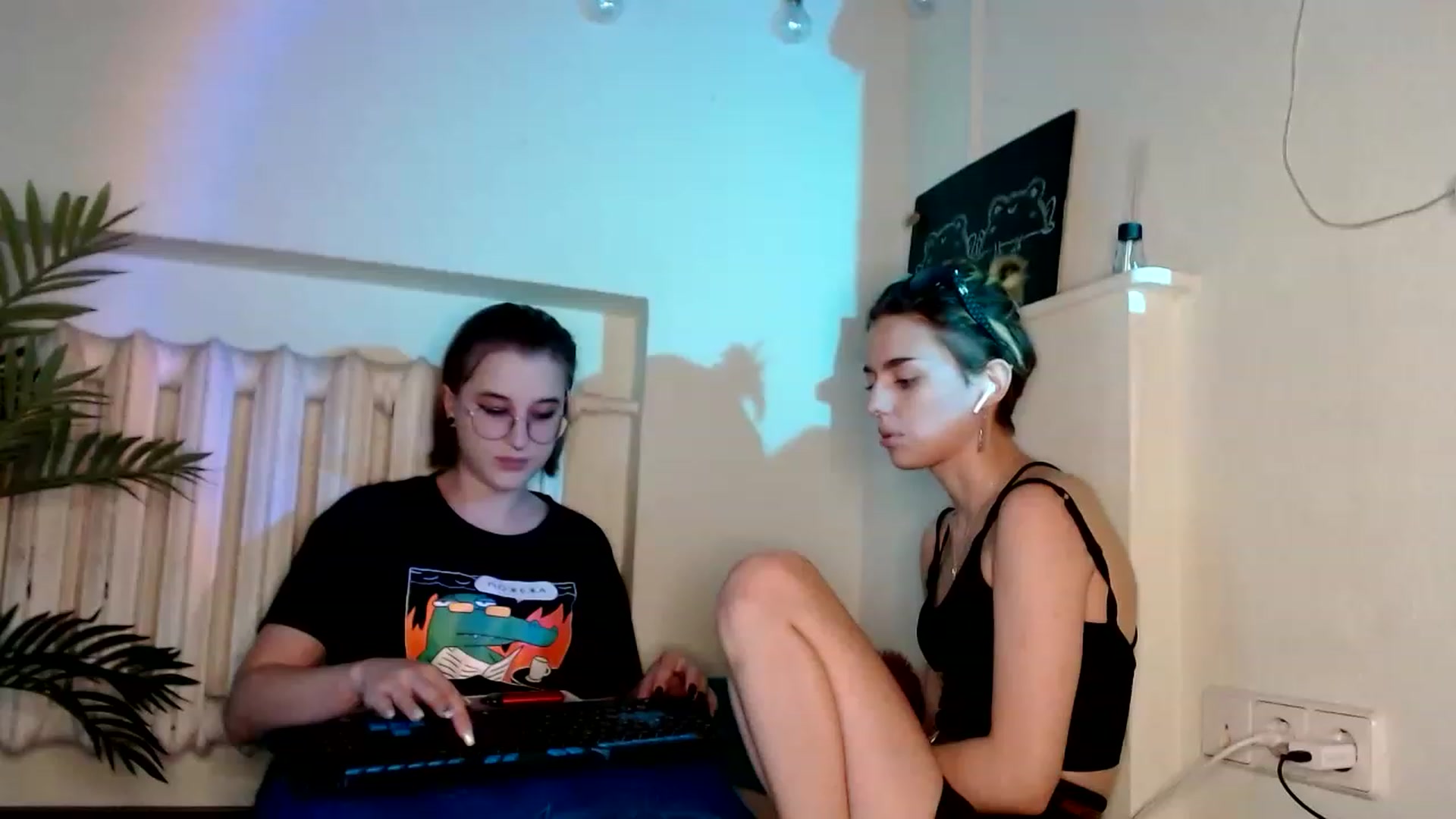 Gallery image thumbnail from Spicy_X's myfreecams stream on, 08/17/2023, 14:52 image 10 of 20