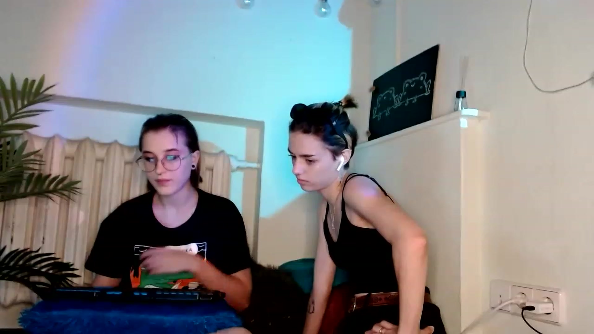 Gallery image thumbnail from Spicy_X's myfreecams stream on, 08/17/2023, 14:52 image 3 of 20