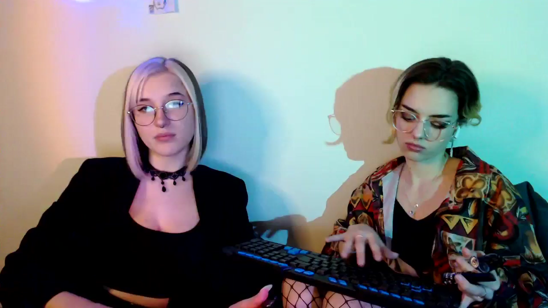 Gallery image thumbnail from Spicy_X's myfreecams stream on, 10/26/2023, 14:11 image 1 of 20
