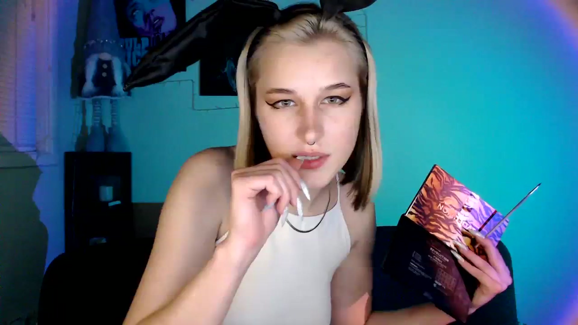 Gallery image thumbnail from Spicy_X's myfreecams stream on, 12/17/2023, 17:21 image 16 of 20