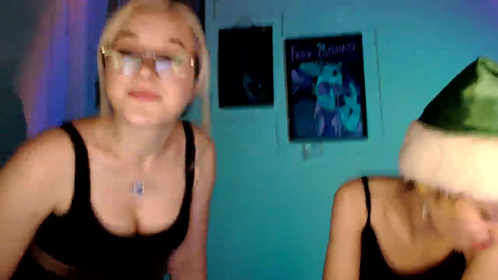 Gallery image thumbnail from Spicy_X's myfreecams stream on, 12/23/2023, 18:38 image 12 of 20