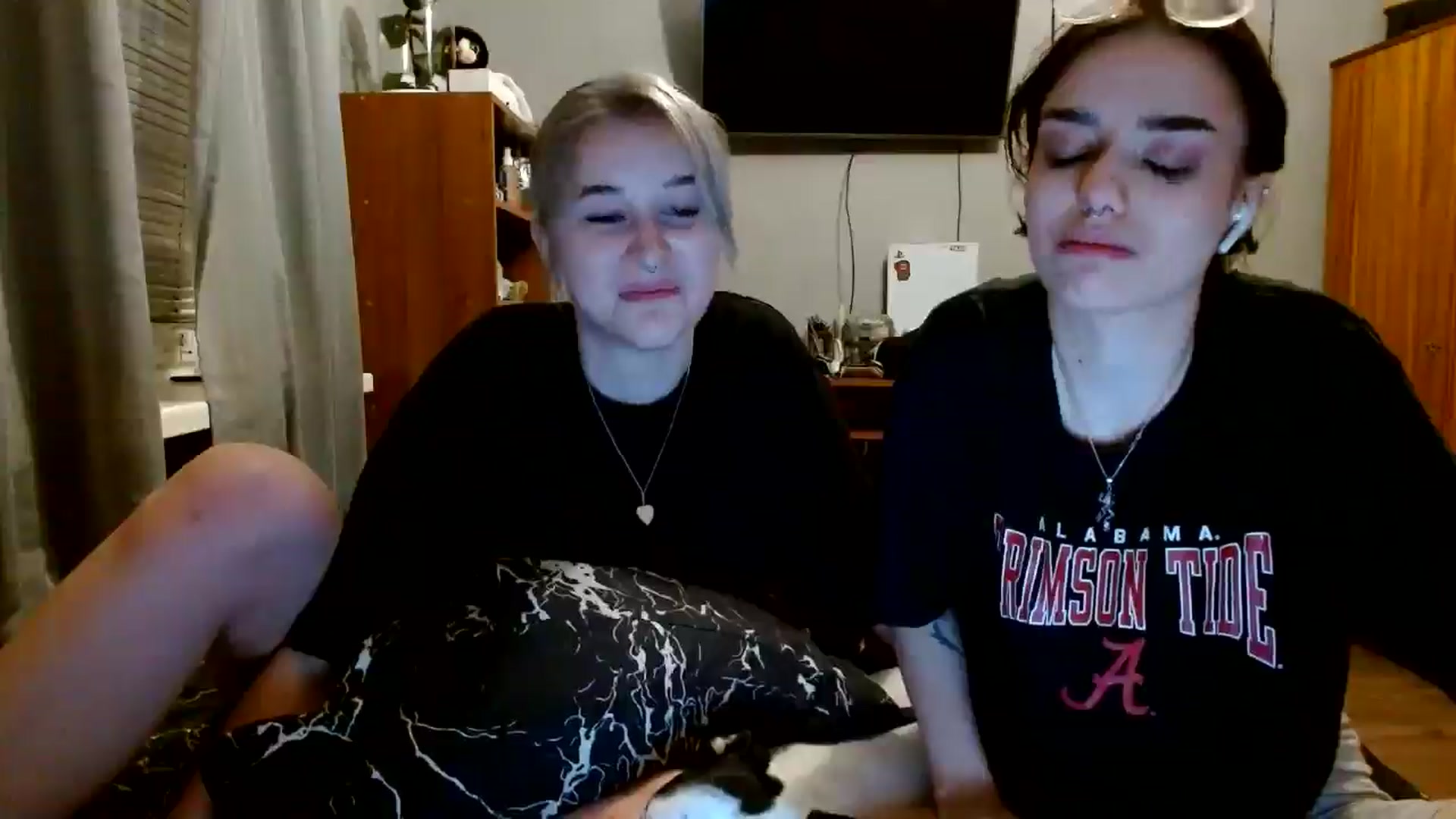 Gallery image thumbnail from Spicy_X's myfreecams stream on, 05/03/2024, 20:07 image 5 of 20