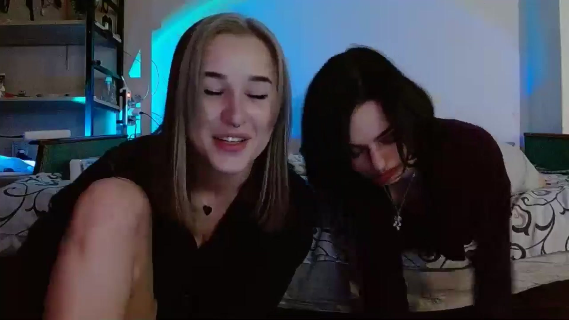 Gallery image thumbnail from Spicy_X's myfreecams stream on, 05/08/2024, 19:51 image 17 of 20