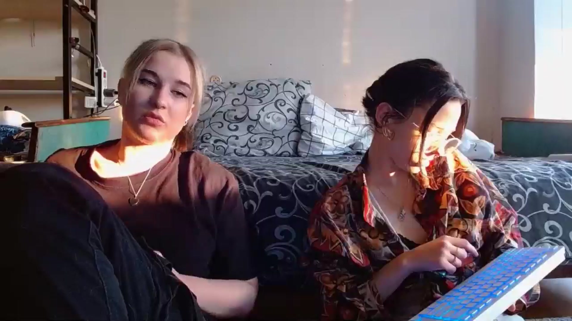 Gallery image thumbnail from Spicy_X's myfreecams stream on, 05/16/2024, 17:27 image 10 of 20