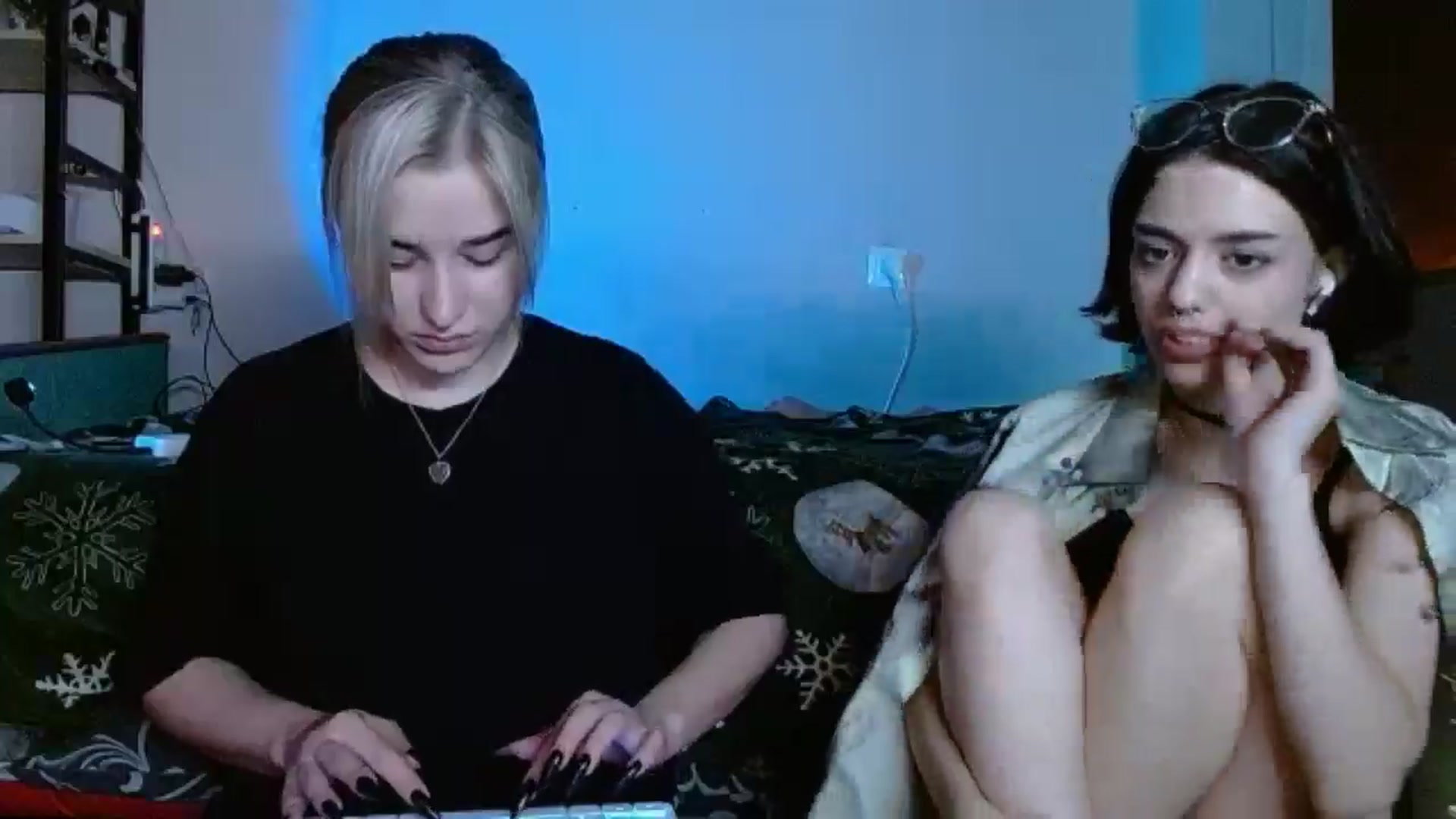 Gallery image thumbnail from Spicy_X's myfreecams stream on, 05/21/2024, 19:05 image 15 of 20