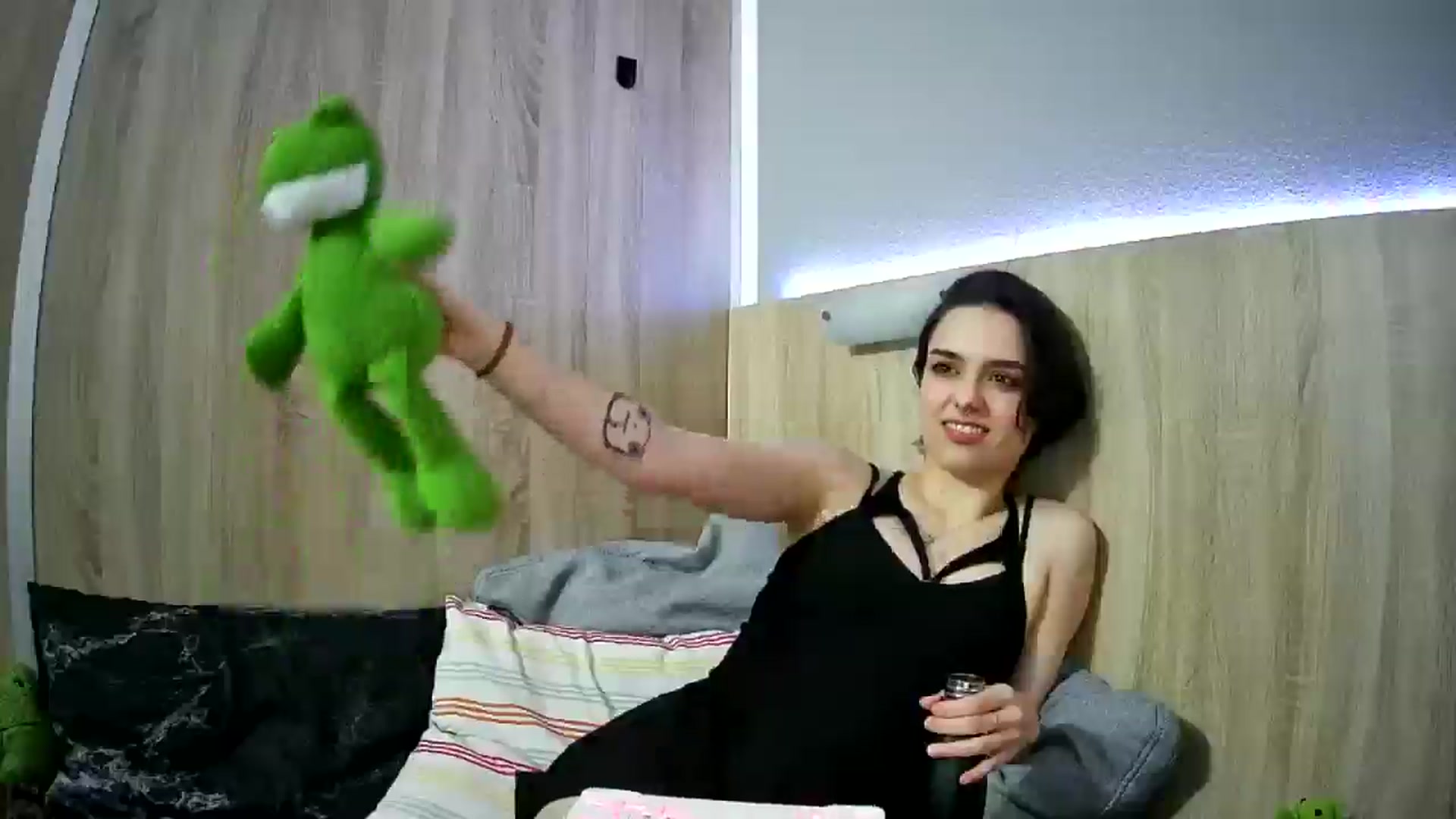 Gallery image thumbnail from Spicy_X's myfreecams stream on, 01/09/2025, 19:48 image 6 of 20