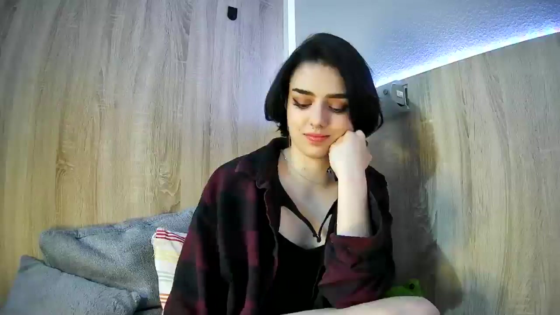 Gallery image thumbnail from Spicy_X's myfreecams stream on, 03/29/2025, 21:20 image 8 of 20