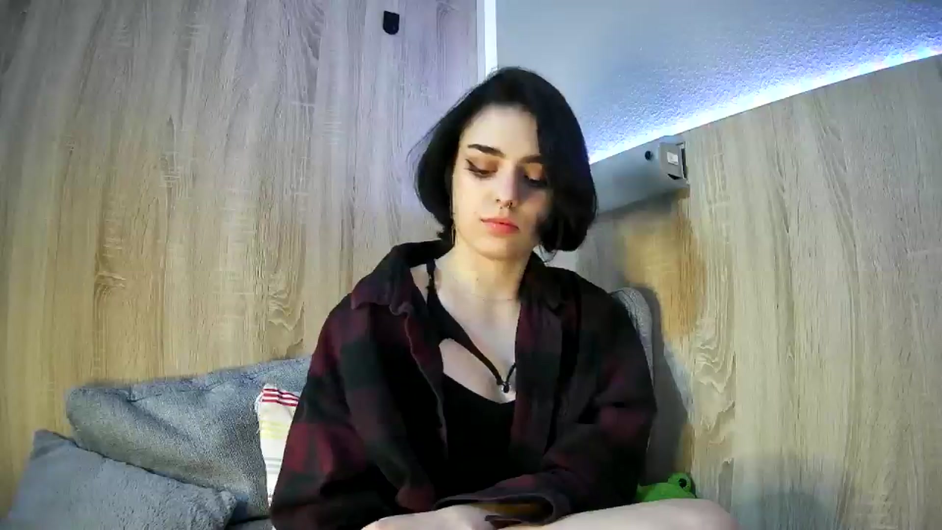 Gallery image thumbnail from Spicy_X's myfreecams stream on, 03/29/2025, 21:20 image 14 of 20